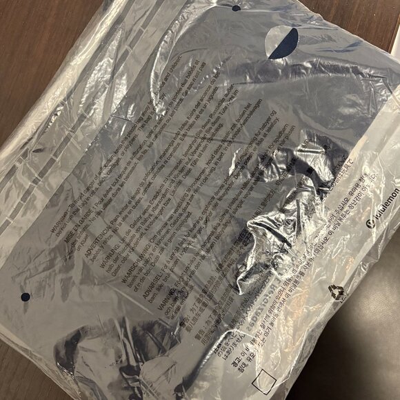 Lululemon Love Crew Tee NWT • True Navy • Size 4 - Picture 2 of 4